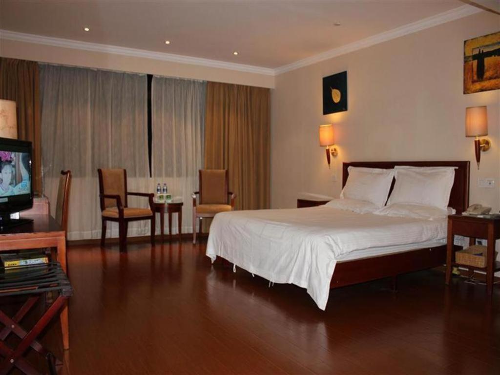 Greentree Inn Shenzhen Dongmen Business Hotel Bagian luar foto