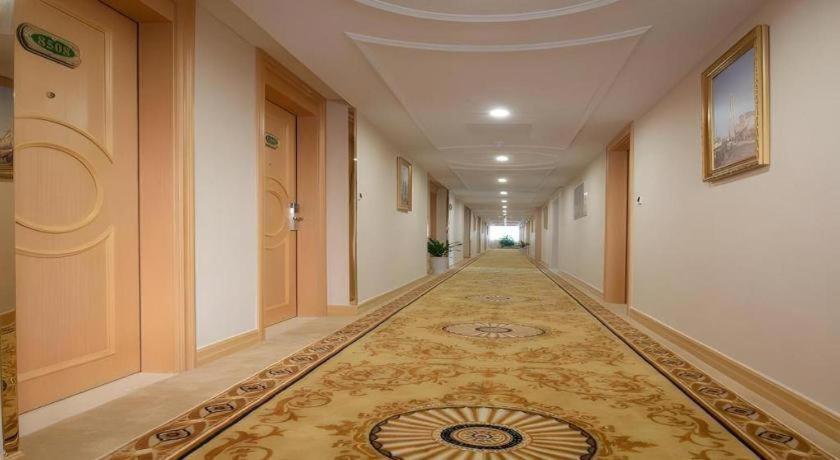 Greentree Inn Shenzhen Dongmen Business Hotel Bagian luar foto