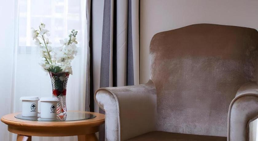 Greentree Inn Shenzhen Dongmen Business Hotel Bagian luar foto
